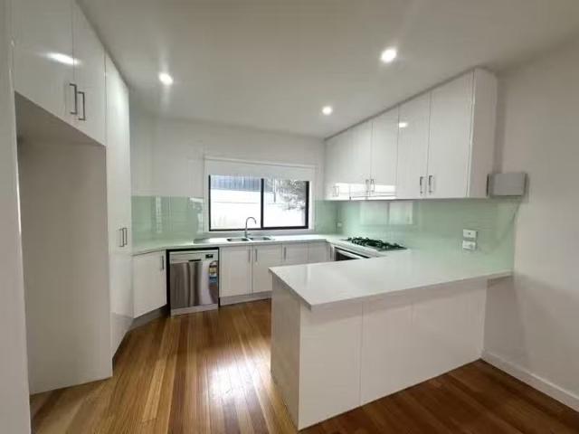 Charming 3/18 Josephine Street, Oak Park VIC 3046