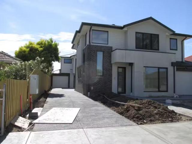 New 3/19 Bernbanks Avenue, St Albans VIC 3021