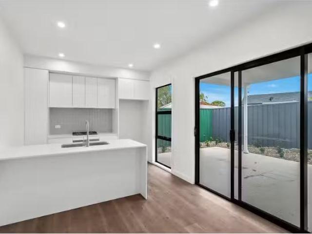 Unique 3/19 King Street, Warilla Townhouse for rent Listed by.