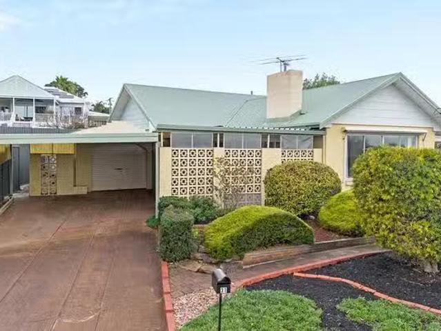For Rent! 31 Geoffrey Avenue, Port Noarlunga, SA 5167
