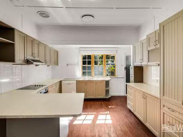Just in! 31 Ipswich Street, East Toowoomba, QLD 4350