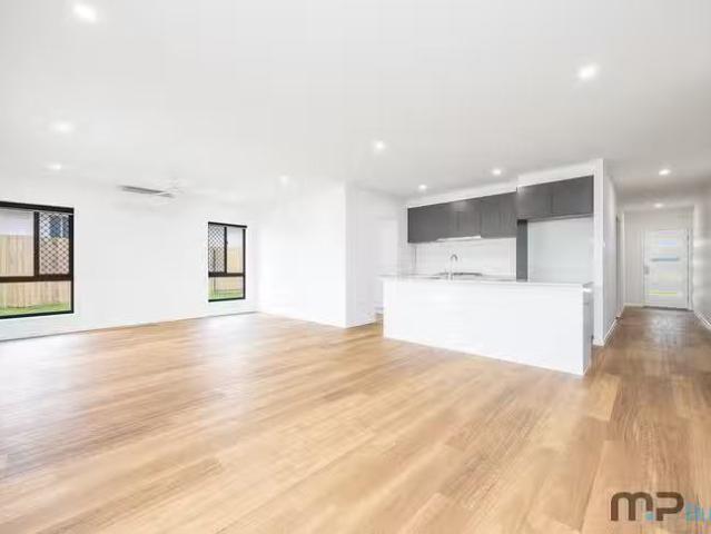 Just in! 31 Spring Way South, Nikenbah, QLD 4655