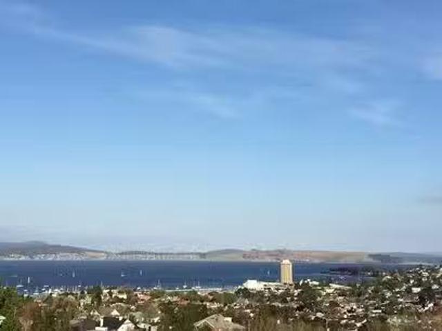 Just in! 32/1 Davey Place, South Hobart, TAS 7004