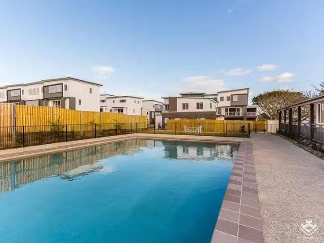 Rental! 32/400 Tingal Road, Wynnum, QLD 4178