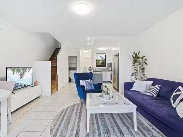 For Rent! 3/2 The Gardenway, Robina, QLD 4226
