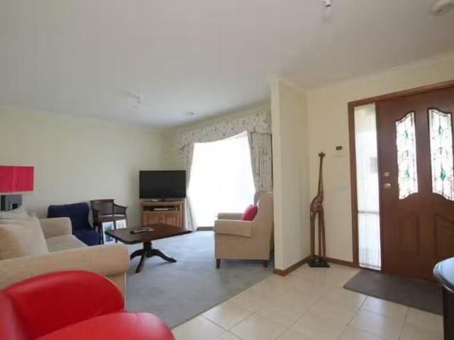 Deal! 32 Waratah Drive, Altona Meadows VIC 3028