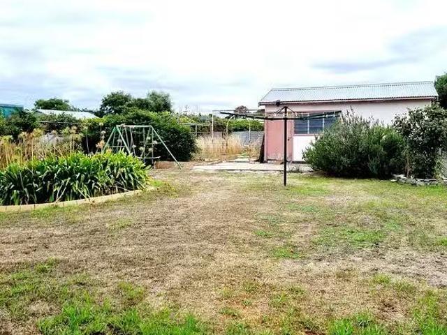 Deal! 32 Amber Street, Katanning, WA 6317