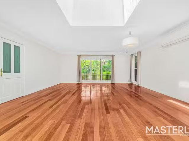 Cozy 32 Bellbird Drive, West Pennant Hills, NSW 2125