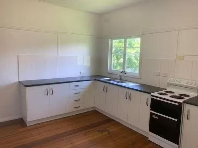 Charming 32 Park Avenue, Bray Park, NSW 2484