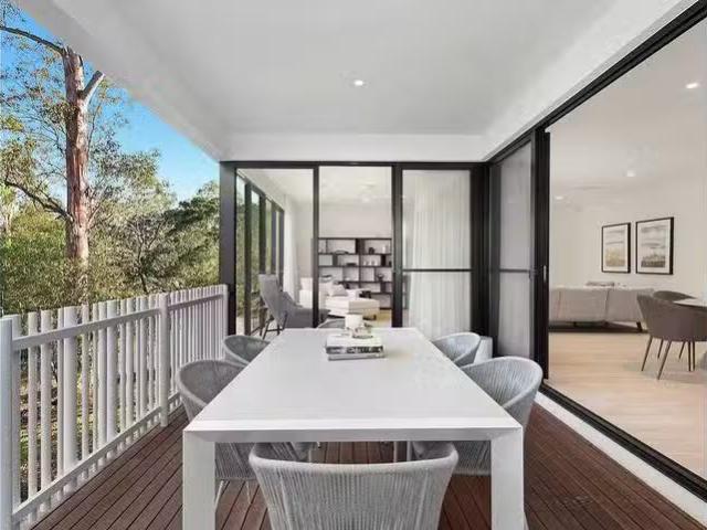Just in! 33/2 Brushbox Court, Chapel Hill, QLD 4069