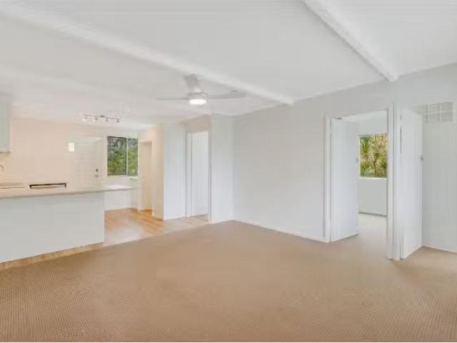 Charming 3/32 South Street, COOLANGATTA Apartment for rent Li.