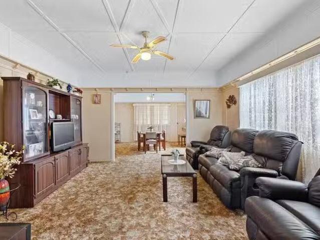 Deal! 333 Esplanade, Redland Bay, QLD 4165