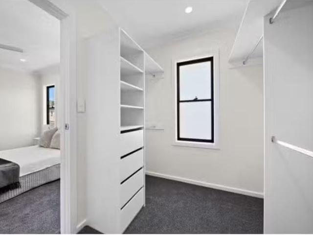 Rental! 3/34 Central Avenue, Oak Flats Townhouse for rent Lis.