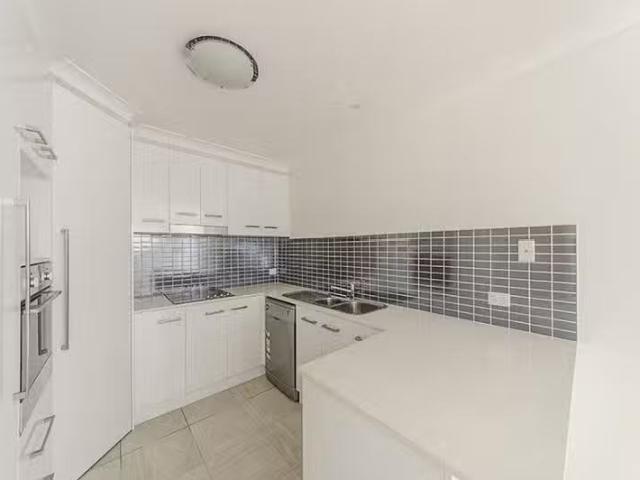 Charming 3/397 Stenner Street, Kearneys Spring, QLD 4350