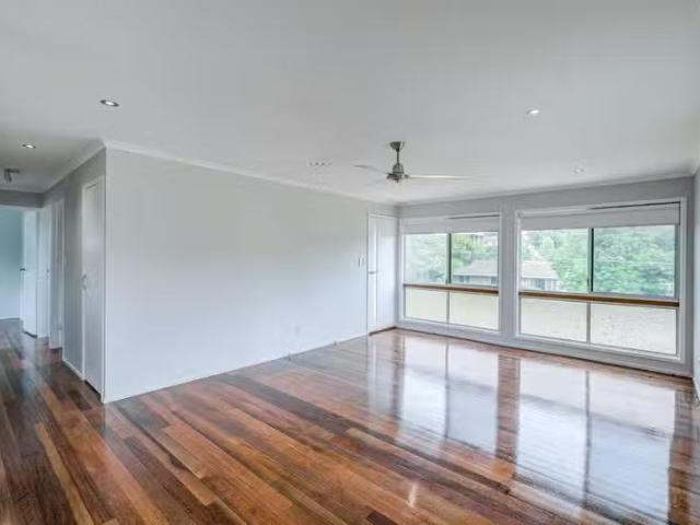 Deal! 37 Crown Road, ALEXANDRA HILLS, QLD 4161 House for Rent
