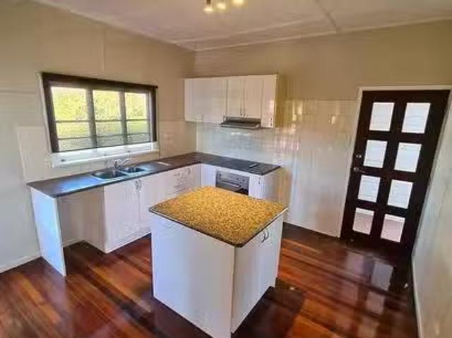 Just in! 37 Howlett Street, Currajong, QLD 4812