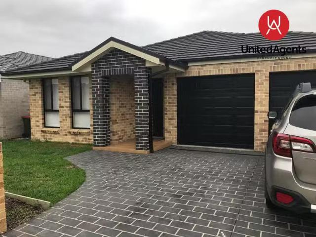 Cozy 37 Stanley Avenue, Middleton Grange NSW 2171