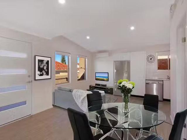 Nice 37A Inglebar Avenue, Allambie Heights, NSW 2100