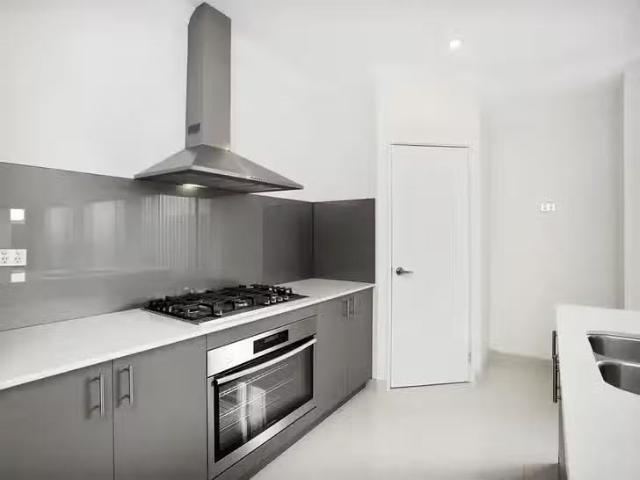 Cheap 34 Langdon Loop, Caversham, WA 6055