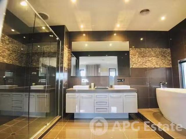 Cheap 35 Palmers Road, Williams Landing, VIC 3027
