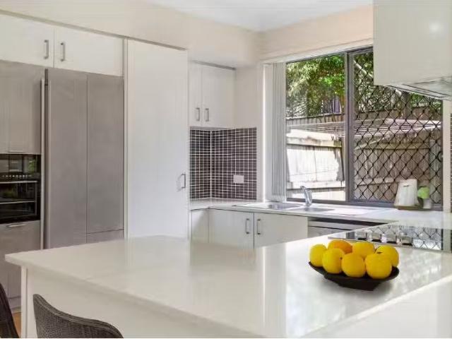 Cozy 36/1 Cristaldi Avenue, Underwood Townhouse for rent List.