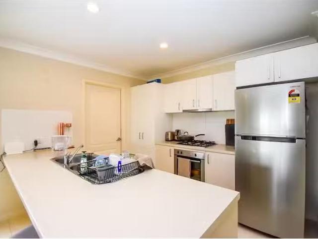 Charming 36 Discovery Drive, Orange House for rent Listed by.