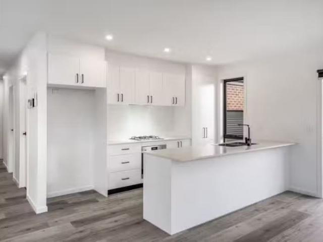 Cheap 3/6 Graham Street, Hamlyn Heights, VIC 3215 Unit for R.