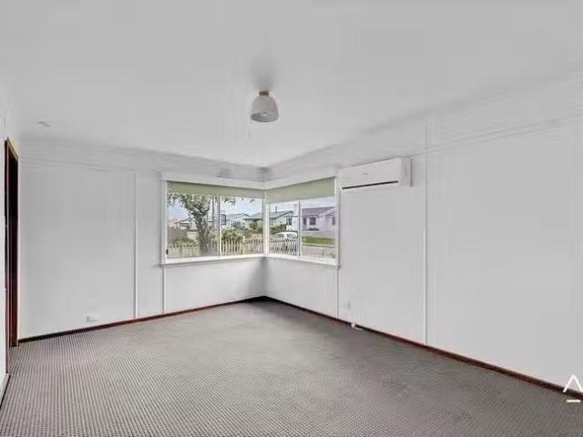 Nice 36 Hargrave Crescent, Mayfield, TAS 7248