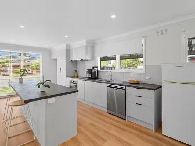 Unique 36 Huntingfield Drive, Hoppers Crossing, VIC 3029