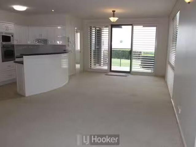 Just in! 3/8 Ambrose Street, Carey Bay, NSW 2283
