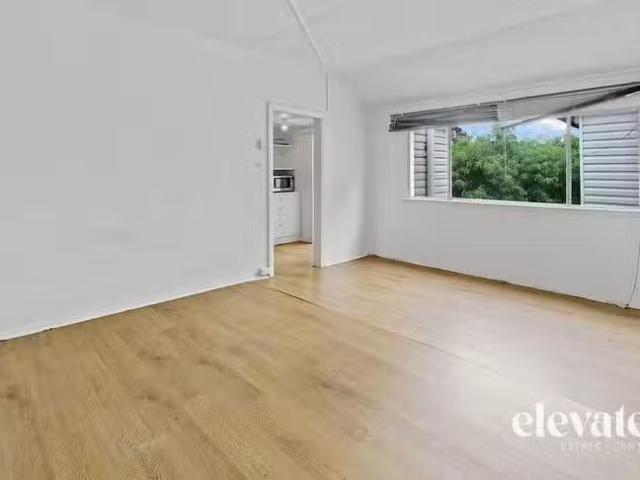 Nice 38 Arthur Terrace, Red Hill, QLD 4059