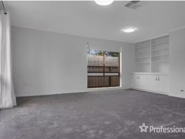 New 38 Gregory Crescent, Lake Albert House for rent Listed by.