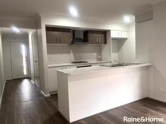 Nice 38 Plymouth Drive, Rockbank, VIC 3335
