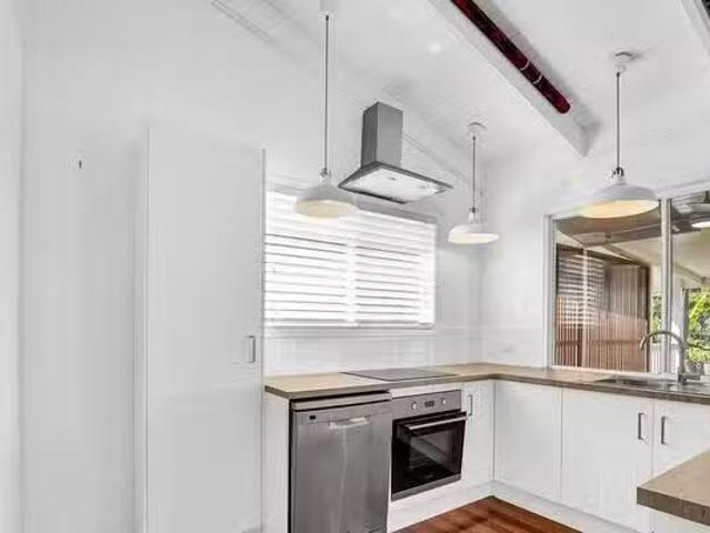For Rent! 39 Phillips Street, Coochiemudlo Island, QLD 4184