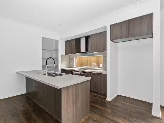 Nice 3 Murnong Place, Beveridge, VIC 3753