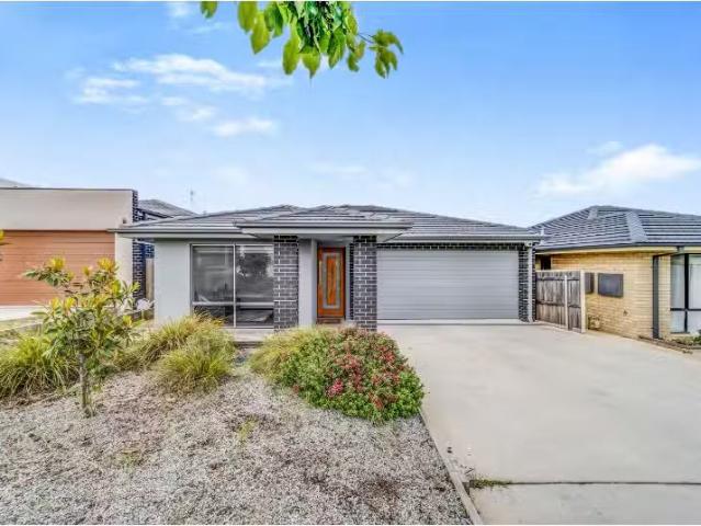For Rent! 3 Madi Way, Ngunnawal House for rent Listed by Gera.