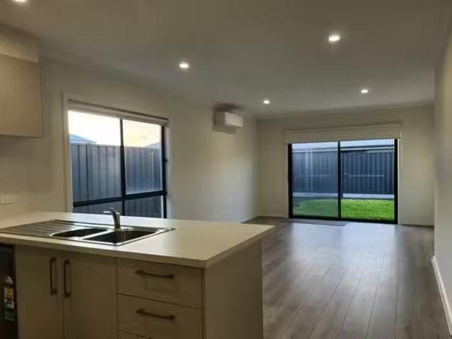 Nice 3 Mozart Circuit, Evanston Gardens, SA 5116