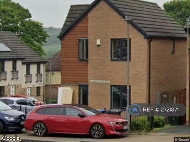 Nice 3 BA 3 bedroom detached house for rent in Larwood Drive.