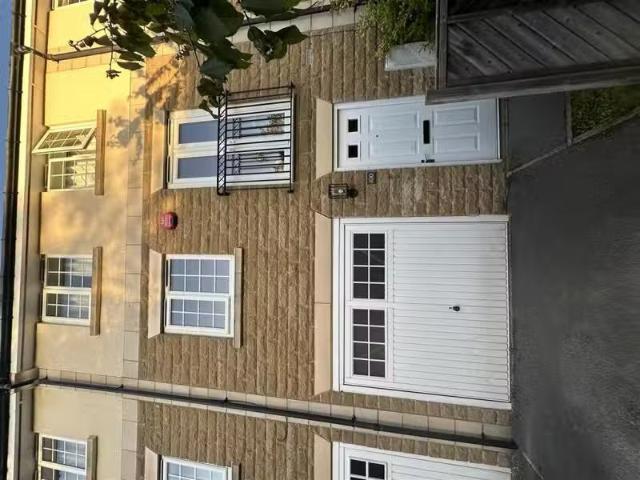 Unique 3 BA 4 bedroom terraced house for rent in Annie Smith W.