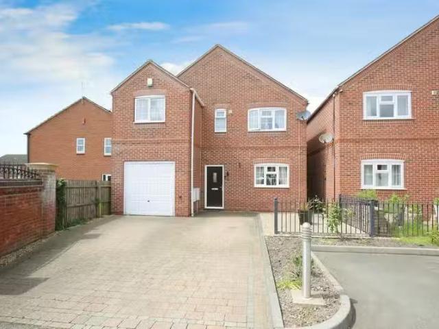 Just in! 3 BA 4 bedroom detached house for rent in Oak Tree Co.