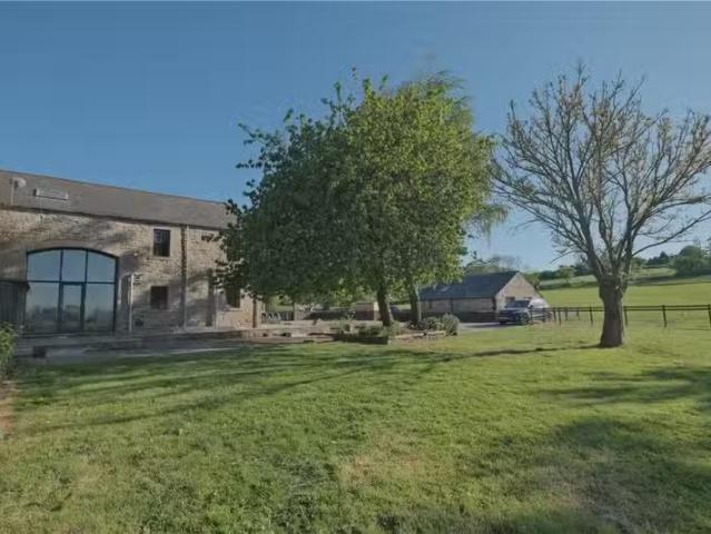 Charming 3 BA 4 bedroom semi detached house for rent in Calf H.