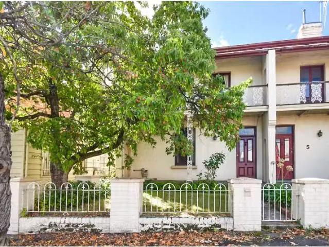 Unique 3 Bathurst Road, ORANGE Townhouse for rent Listed by B.