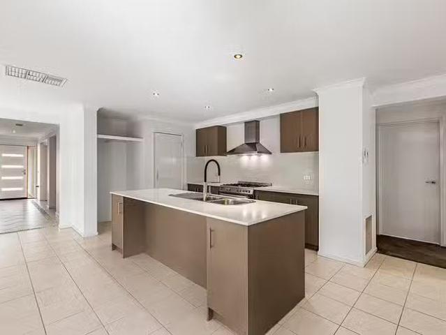 Just in! 3 Batt Street, Doreen, VIC 3754