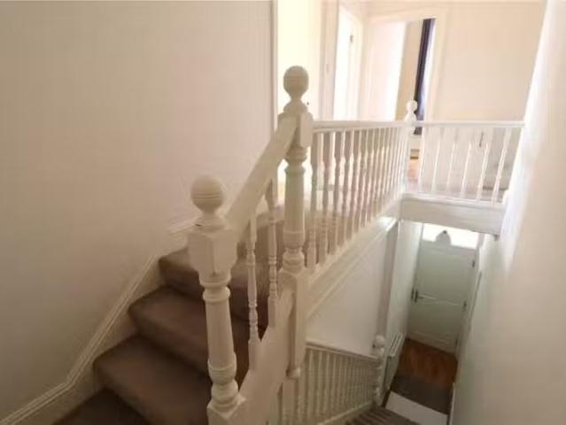 Rental! 3 bedroom apartment for rent in Hydro Avenue, West Kir.