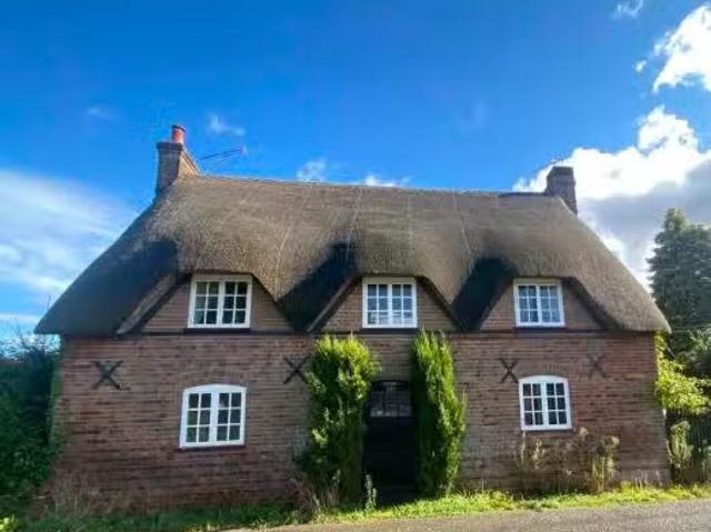Nice 3 bedroom detached house for rent in 226 High Street, DT11