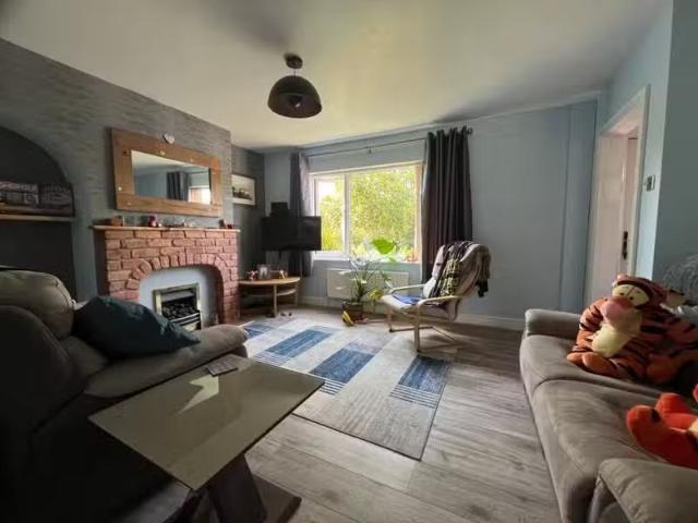 Charming 3 bedroom semi detached house for rent in Churchfield.