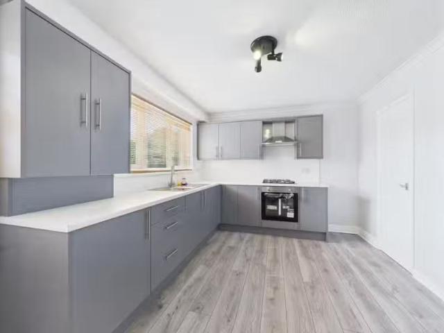 Rental! 3 bedroom semi detached house for rent in Kingstown Ro.
