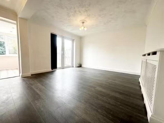 Just in! 3 bedroom semi detached house for rent in Russett Way.