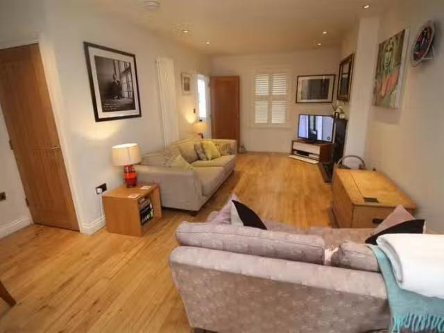 Rental! 3 bedroom terraced house for rent in Green Road, Poole.