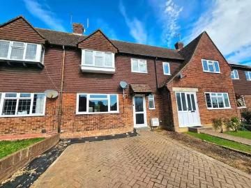 Cheap 3 bedroom terraced house for rent in Harebeating Drive.